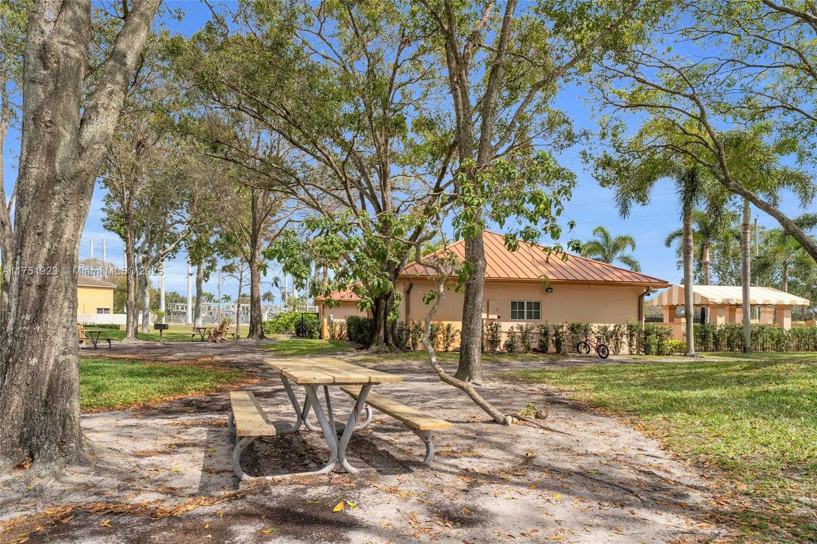 Small Image of 3104 KINGSTON CT #11D, West Palm Beach Number 31