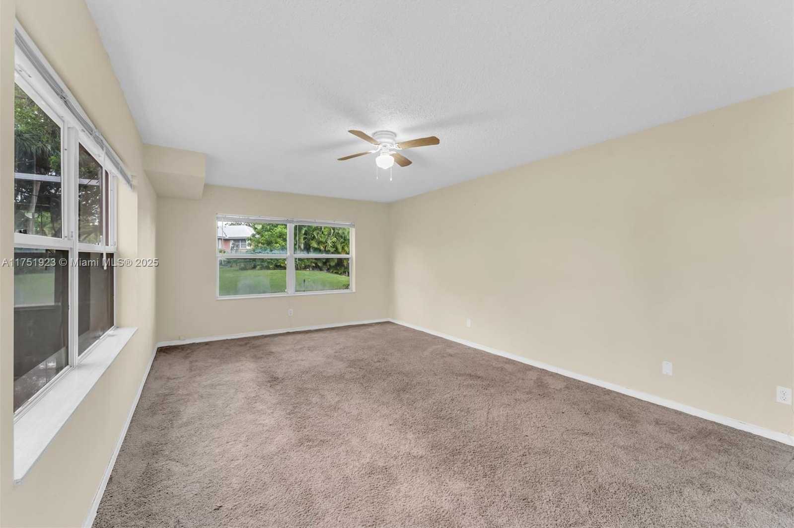 Small Image of 3104 KINGSTON CT #11D, West Palm Beach Number 9