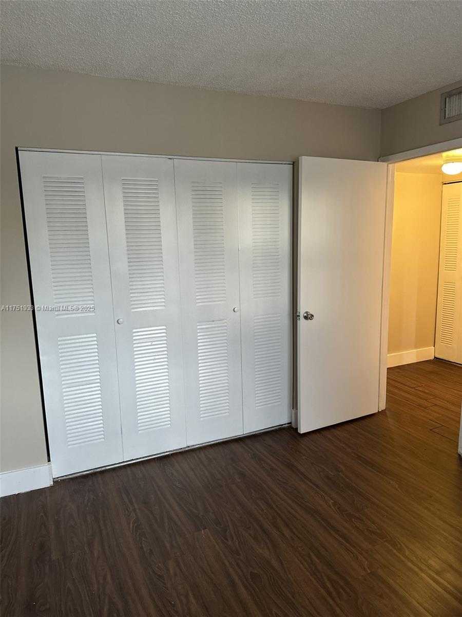 Small Image of 9783 NOB HILL CT #9783, Sunrise Number 12
