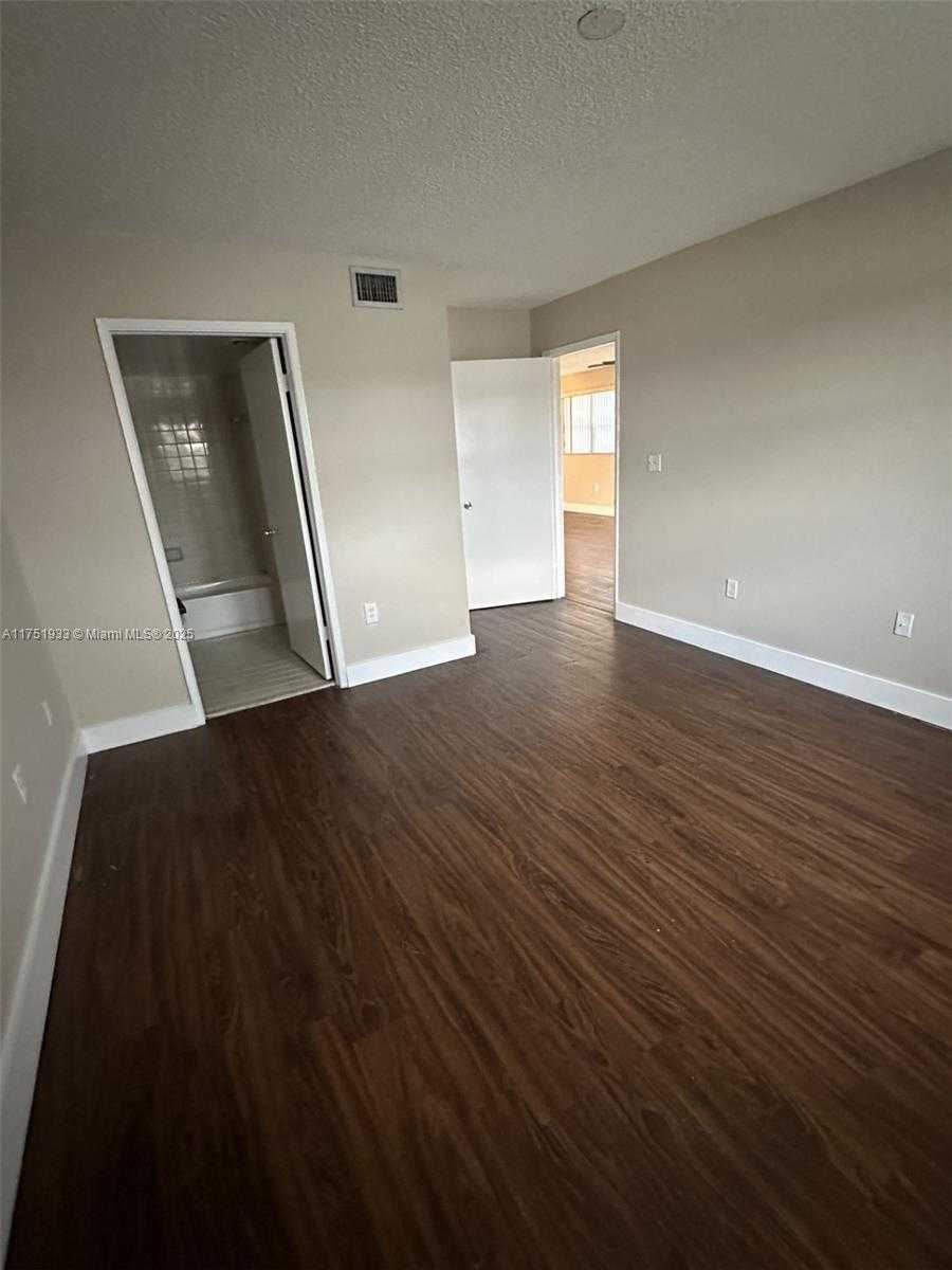 Small Image of 9783 NOB HILL CT #9783, Sunrise Number 16