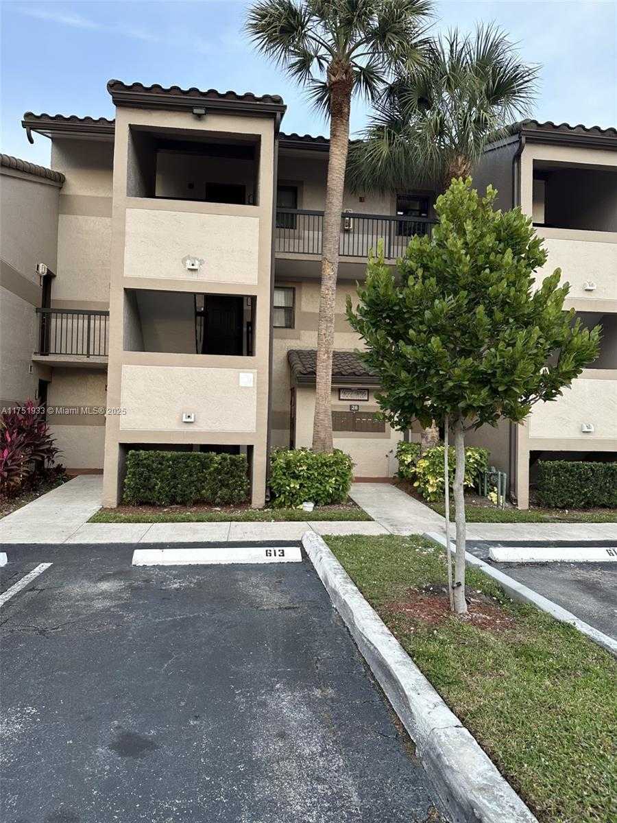 Small Image of 9783 NOB HILL CT #9783, Sunrise Number 2