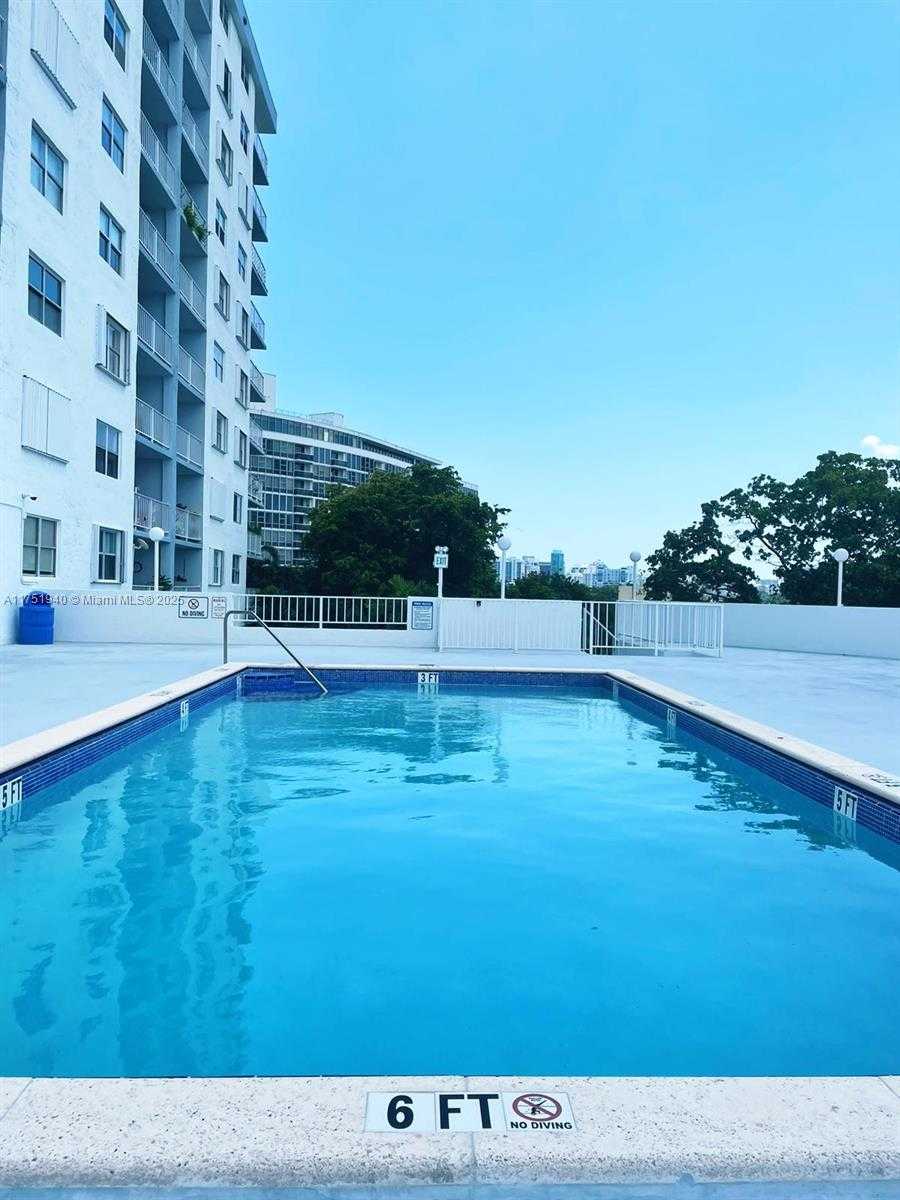 Small Image of 6900 BAY DR #10E, Miami Beach Number 36