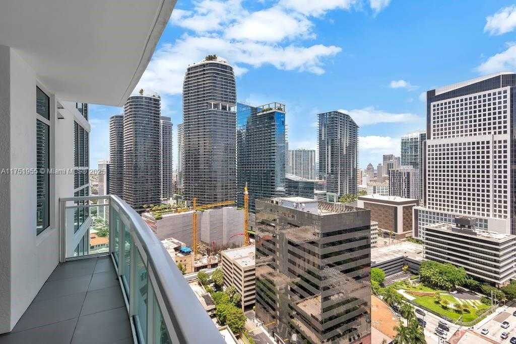 Small Image of 951 BRICKELL AV #2701, Miami Number 12