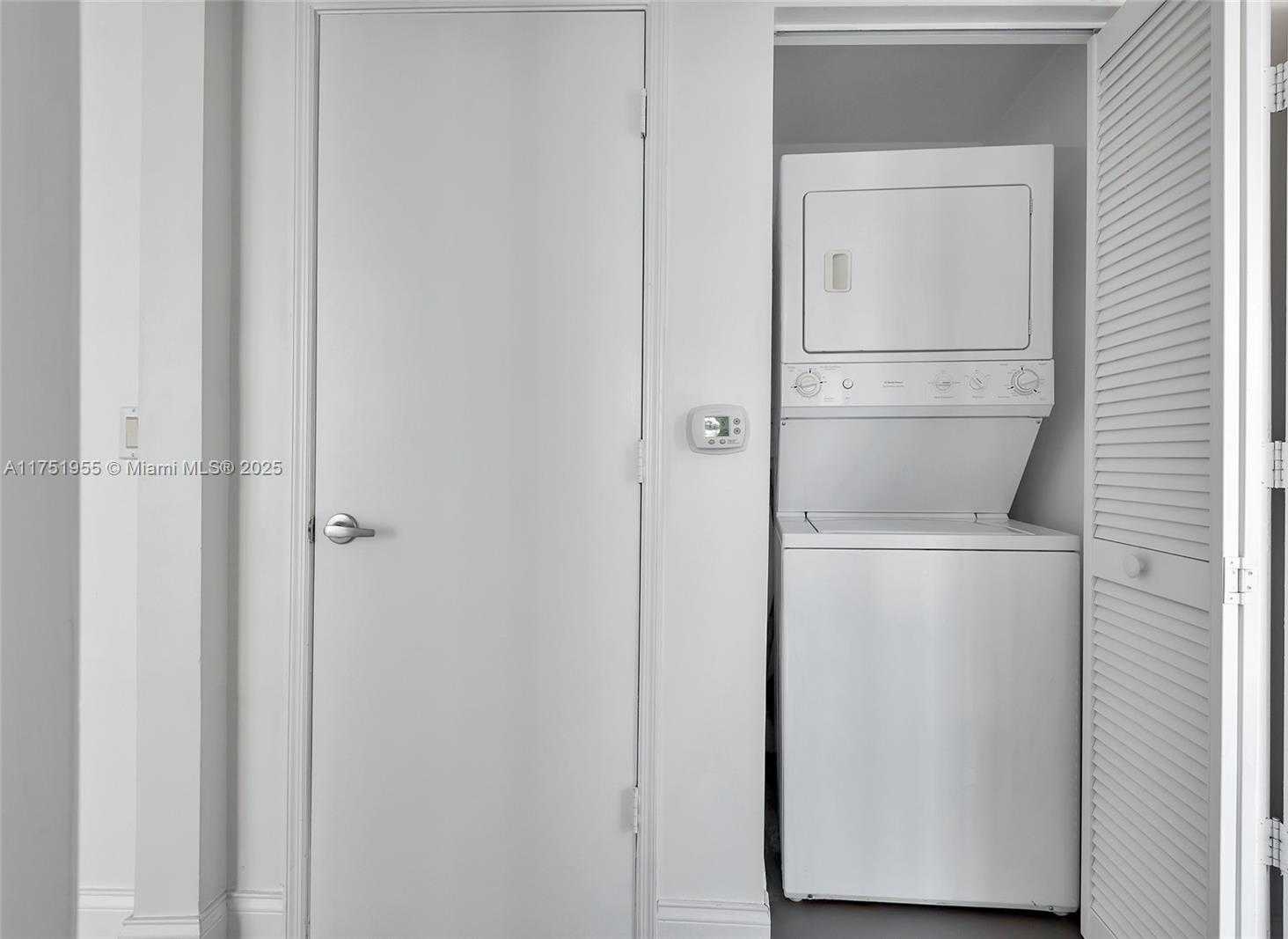 Small Image of 951 BRICKELL AV #2701, Miami Number 23