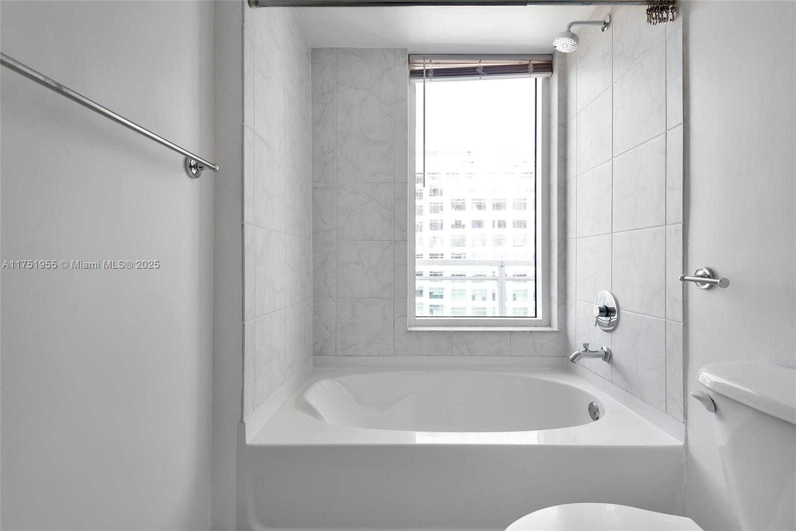 Small Image of 951 BRICKELL AV #2701, Miami Number 26