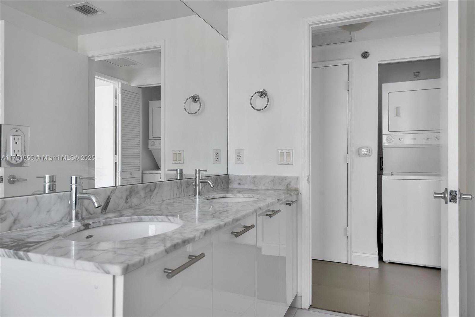 Small Image of 951 BRICKELL AV #2701, Miami Number 27
