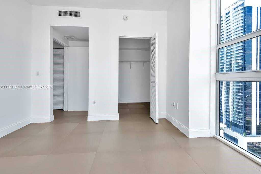 Small Image of 951 BRICKELL AV #2701, Miami Number 31
