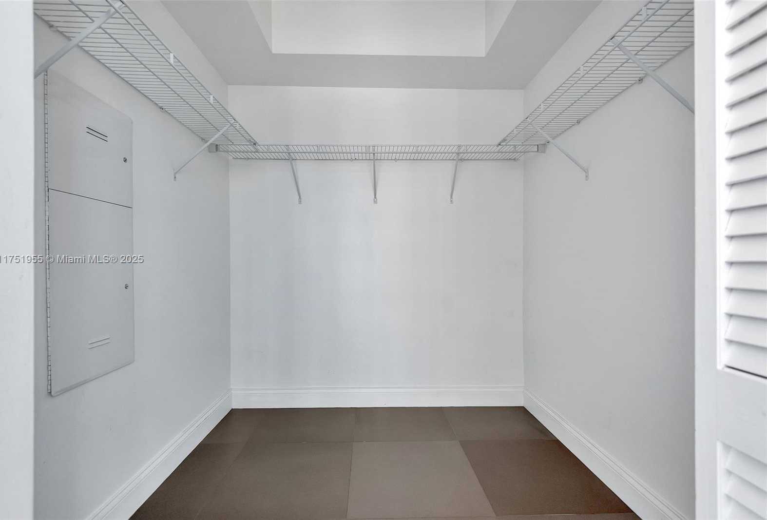Small Image of 951 BRICKELL AV #2701, Miami Number 32