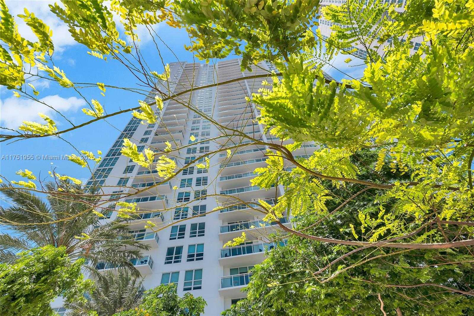 Small Image of 951 BRICKELL AV #2701, Miami Number 38