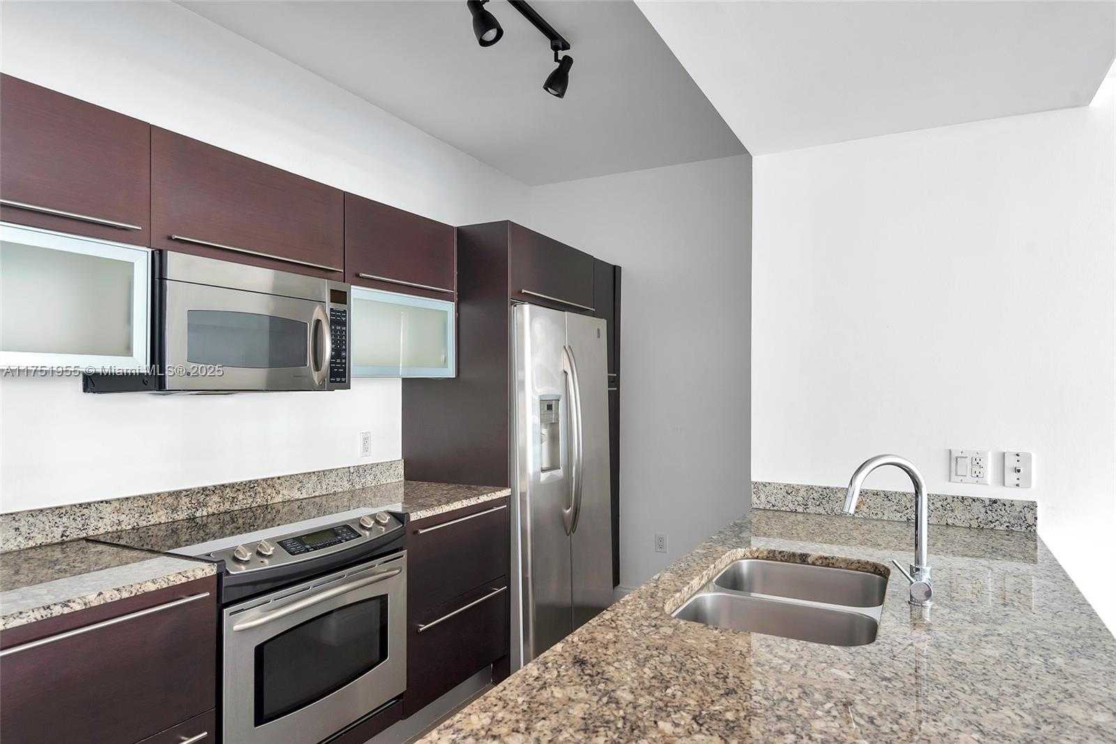 Small Image of 951 BRICKELL AV #2701, Miami Number 8