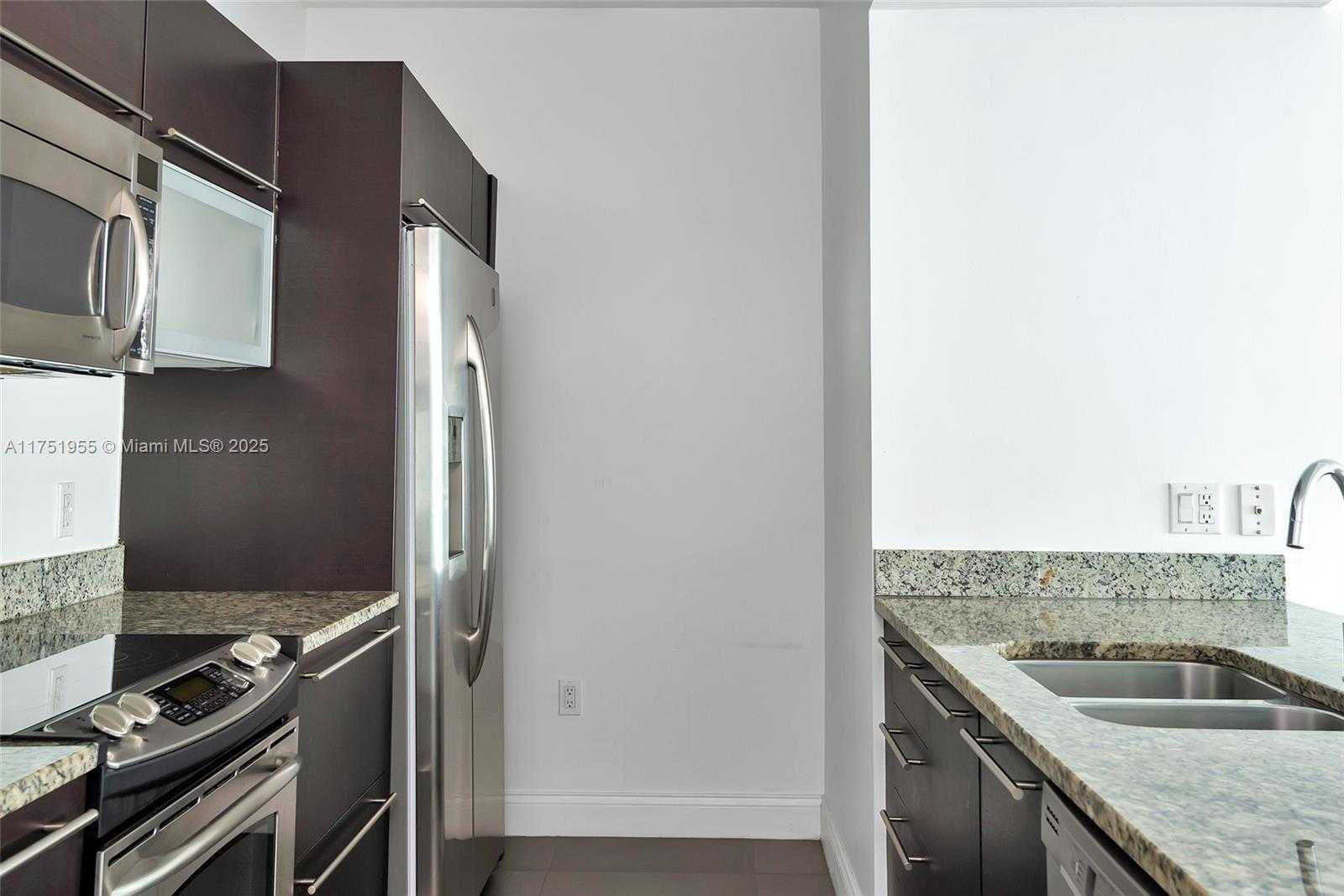 Small Image of 951 BRICKELL AV #2701, Miami Number 9