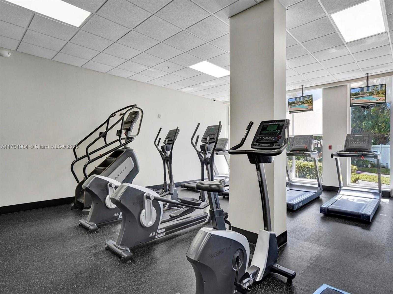 Small Image of 3001 SOUTH OCEAN DR #1001, Hollywood Number 11
