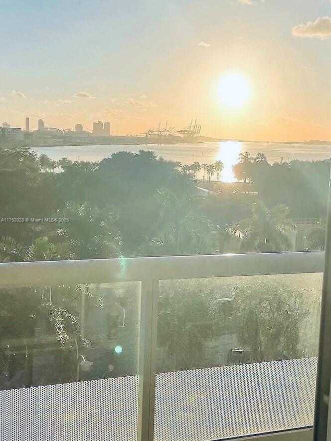 Small Image of 50 BISCAYNE BLVD #705, Miami Number 12