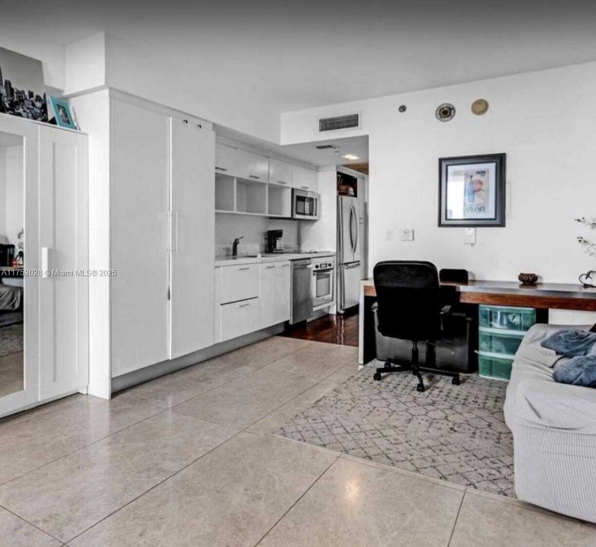 Small Image of 50 BISCAYNE BLVD #705, Miami Number 2
