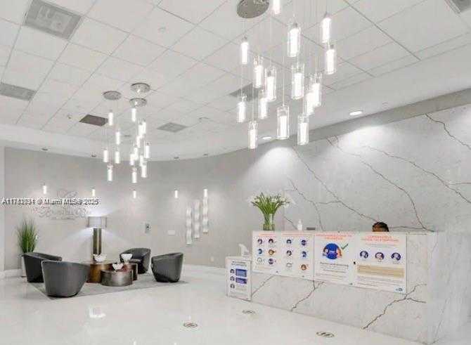 Small Image of 1200 BRICKELL BAY DR #2918, Miami Number 4