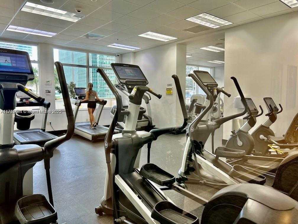 Small Image of 1200 BRICKELL BAY DR #2918, Miami Number 7