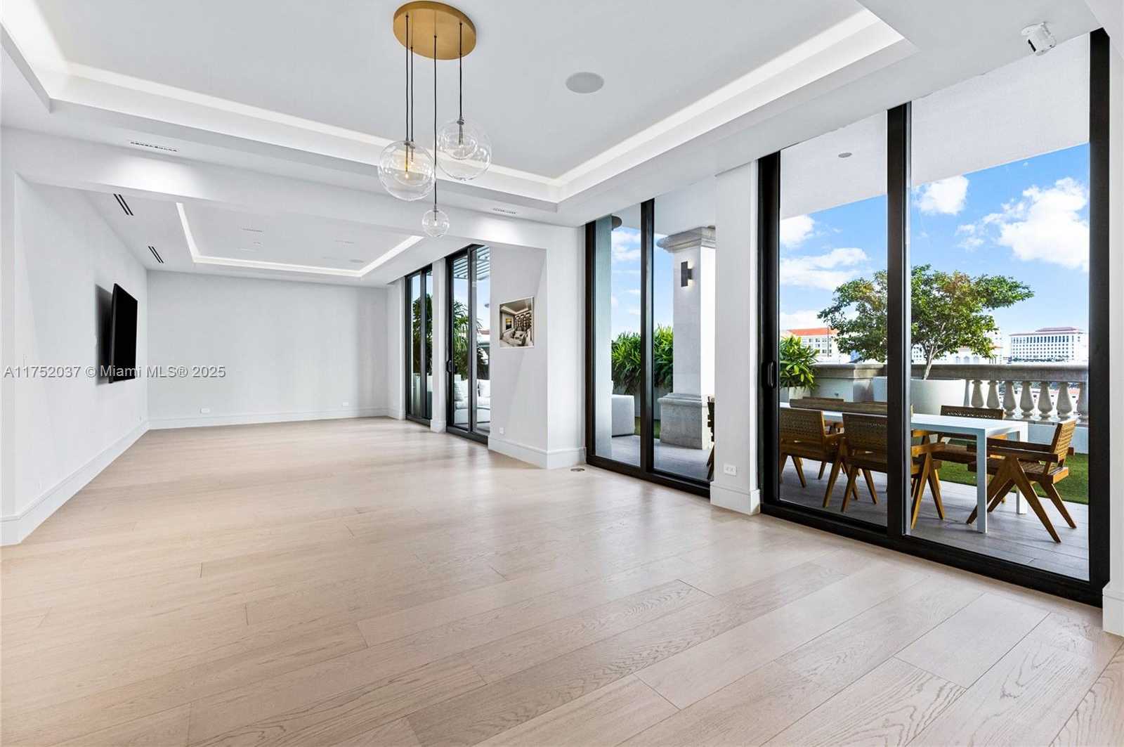 Small Image of 275 GIRALDA AVE #PH, Coral Gables Number 12