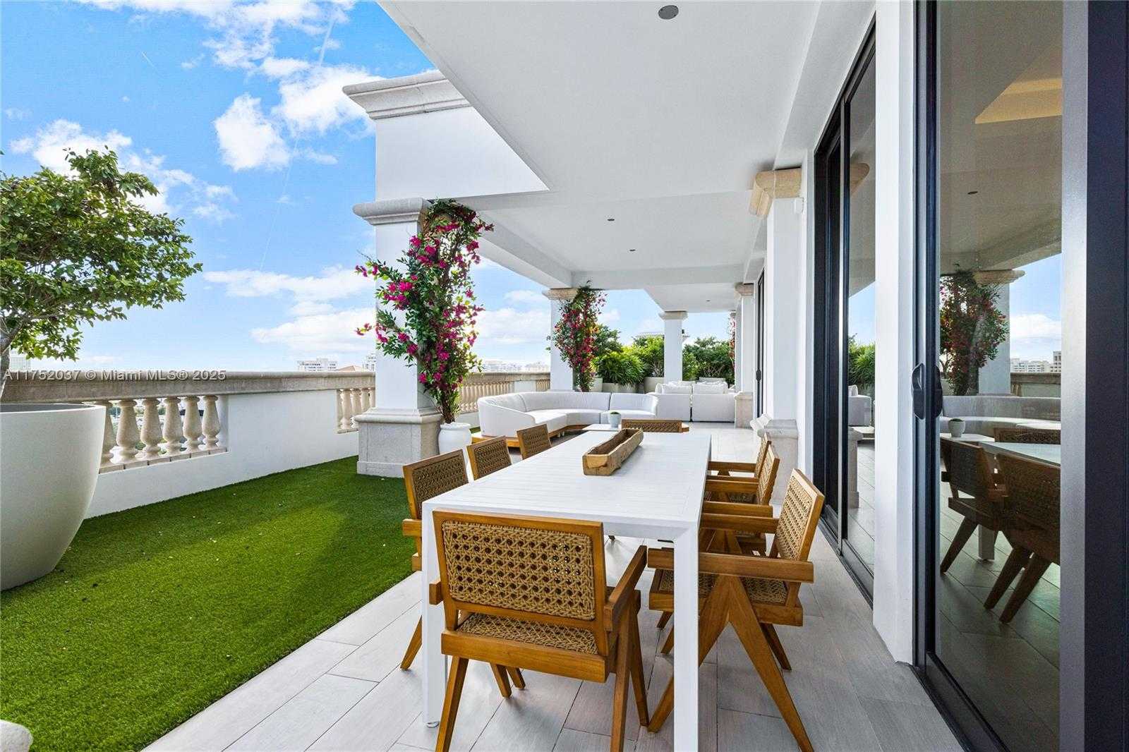 Small Image of 275 GIRALDA AVE #PH, Coral Gables Number 14