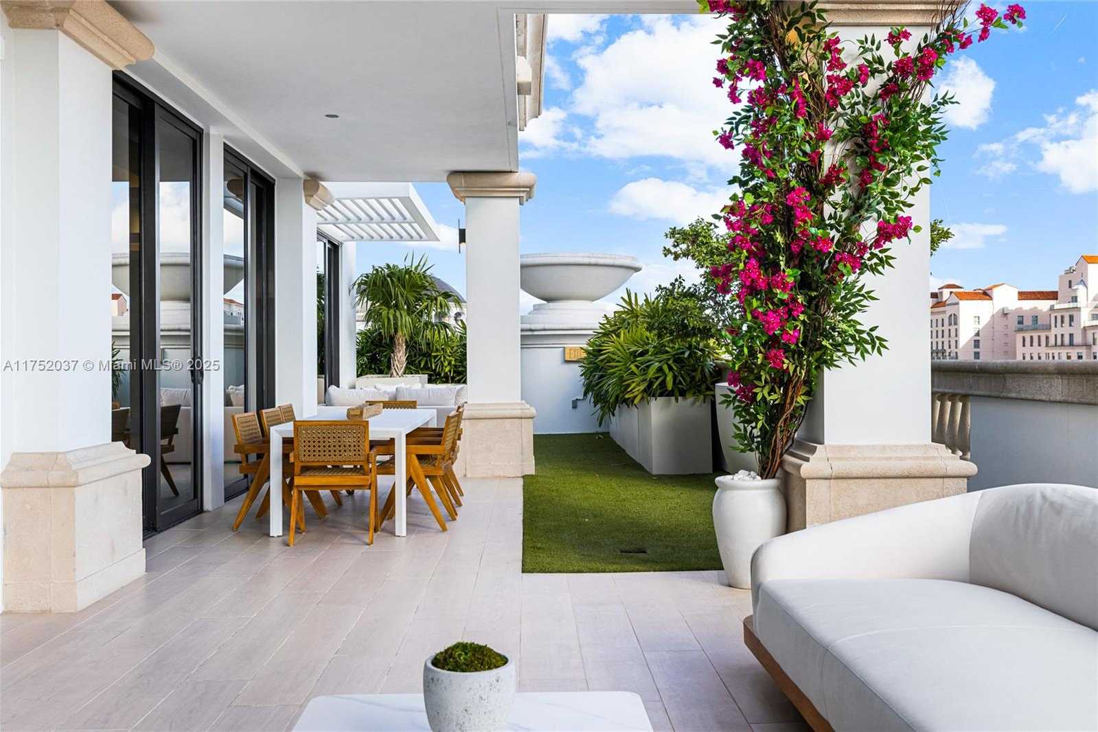 Small Image of 275 GIRALDA AVE #PH, Coral Gables Number 17