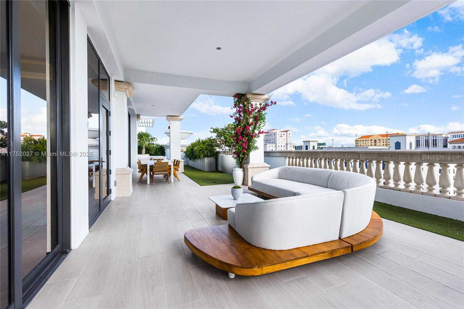 Small Image of 275 GIRALDA AVE #PH, Coral Gables Number 19