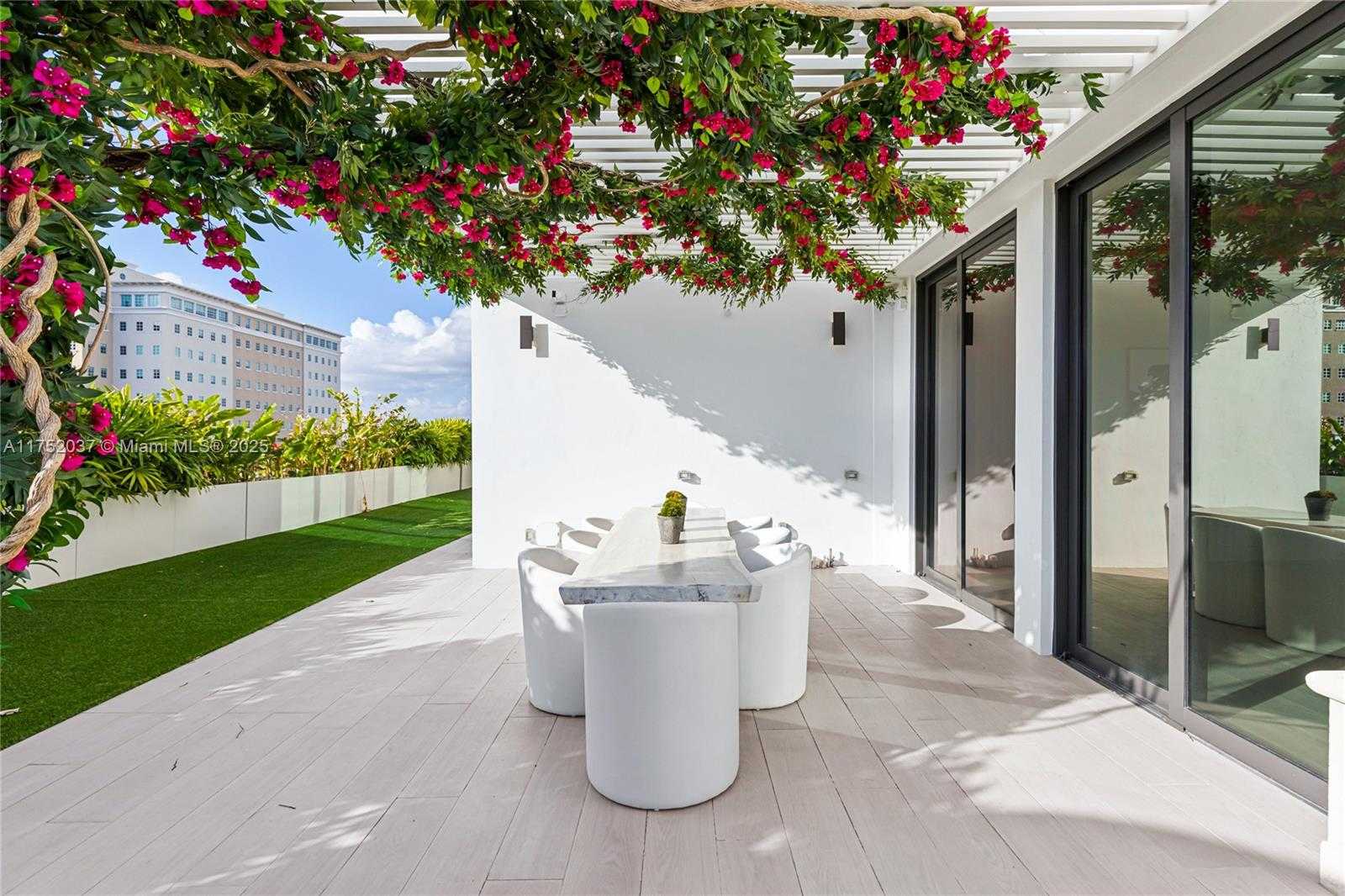 Small Image of 275 GIRALDA AVE #PH, Coral Gables Number 21
