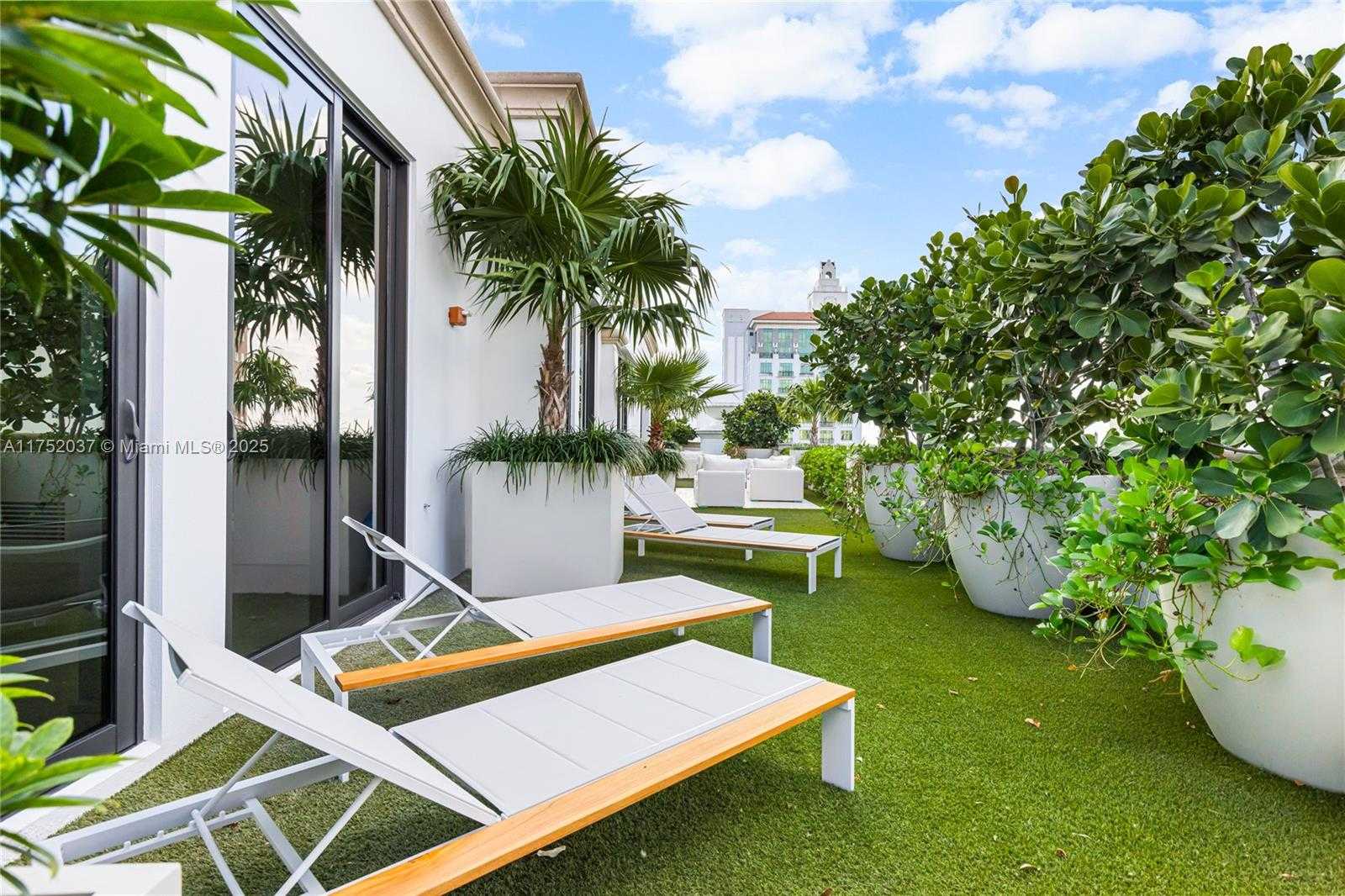 Small Image of 275 GIRALDA AVE #PH, Coral Gables Number 28