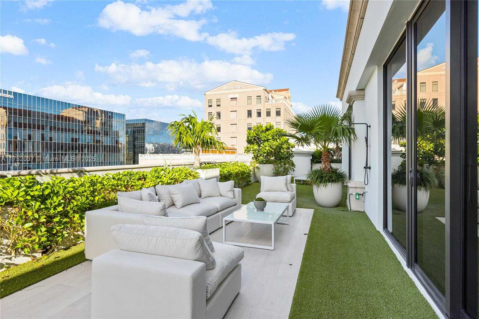 Small Image of 275 GIRALDA AVE #PH, Coral Gables Number 29