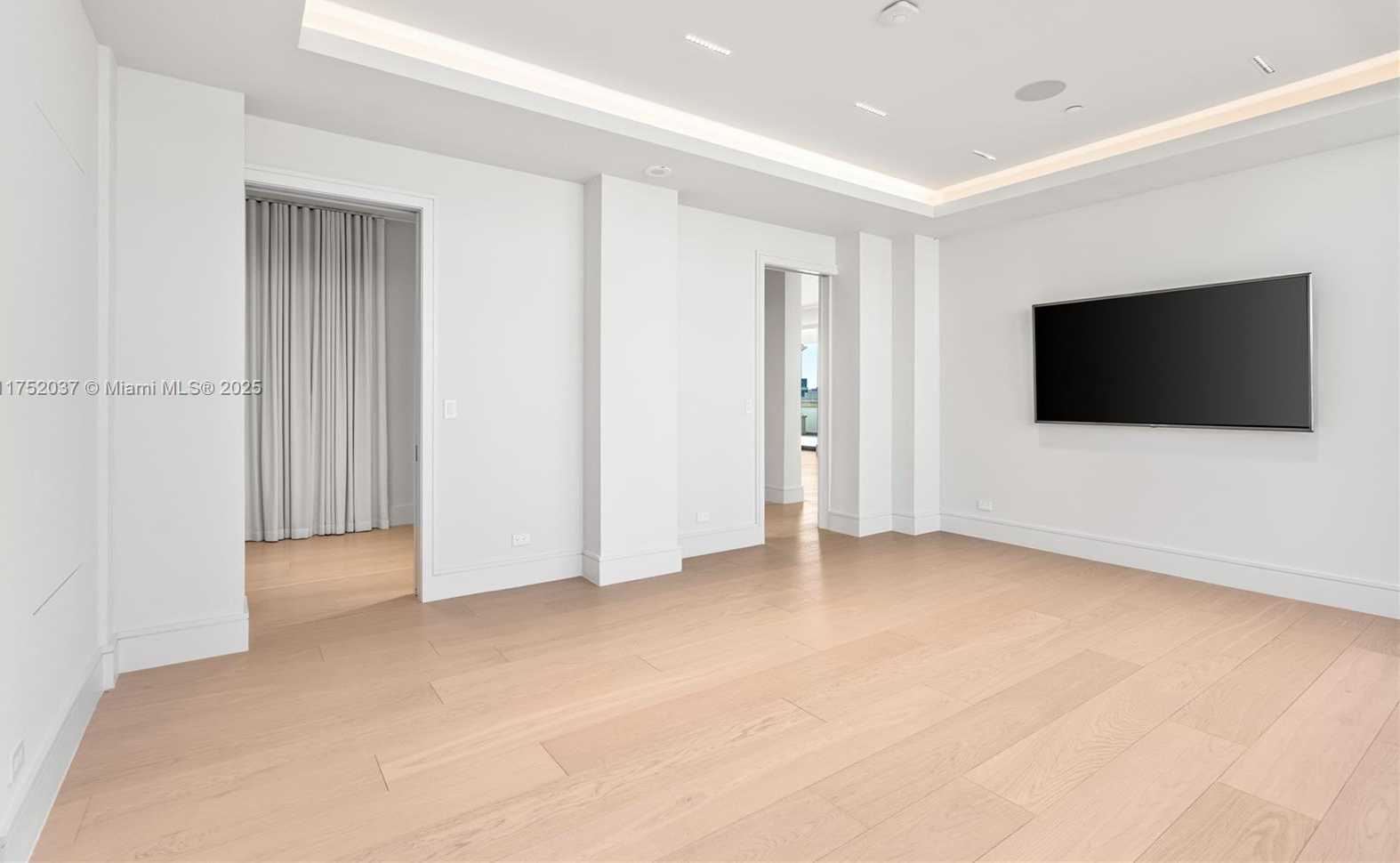 Small Image of 275 GIRALDA AVE #PH, Coral Gables Number 34