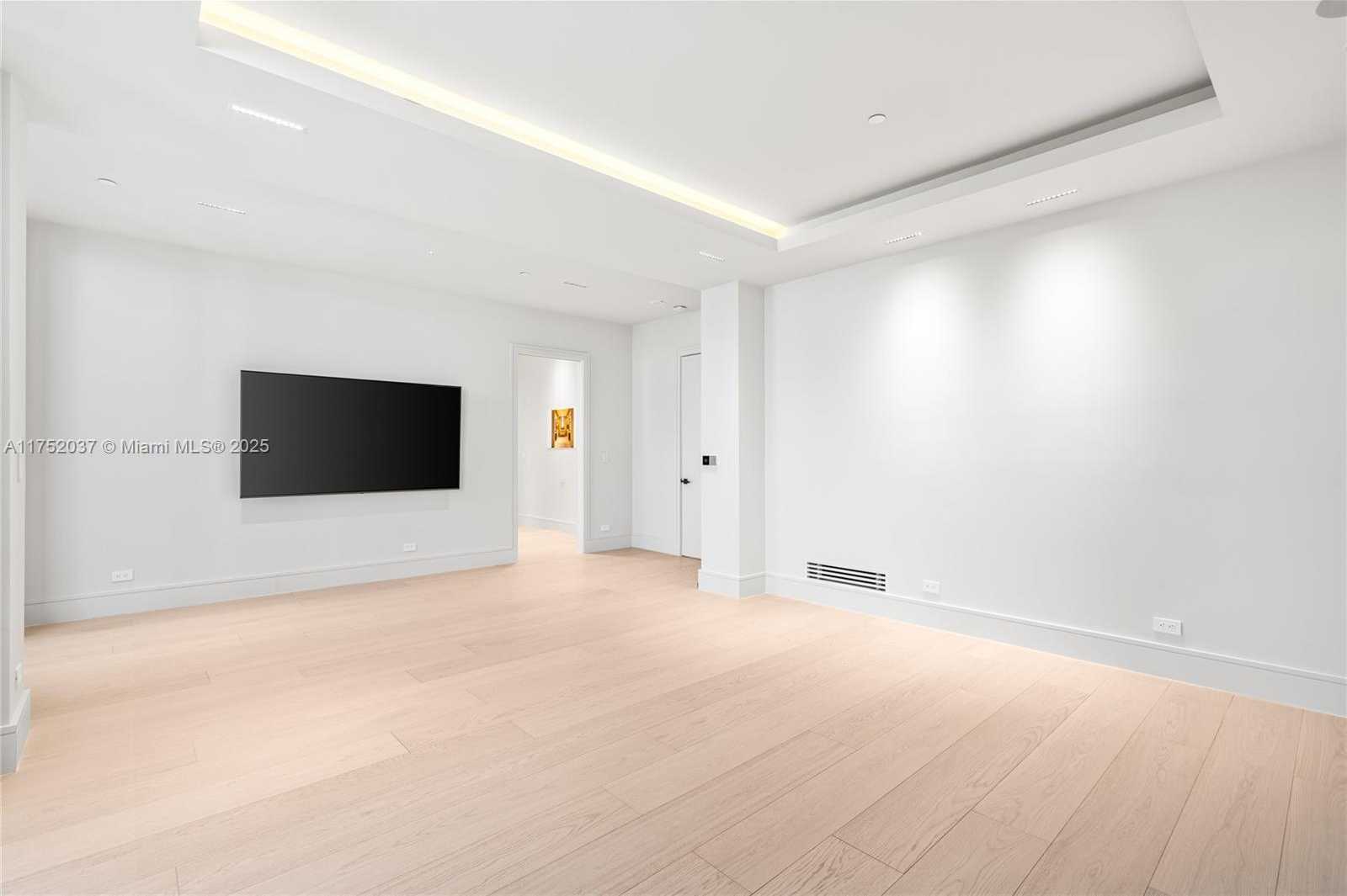 Small Image of 275 GIRALDA AVE #PH, Coral Gables Number 39