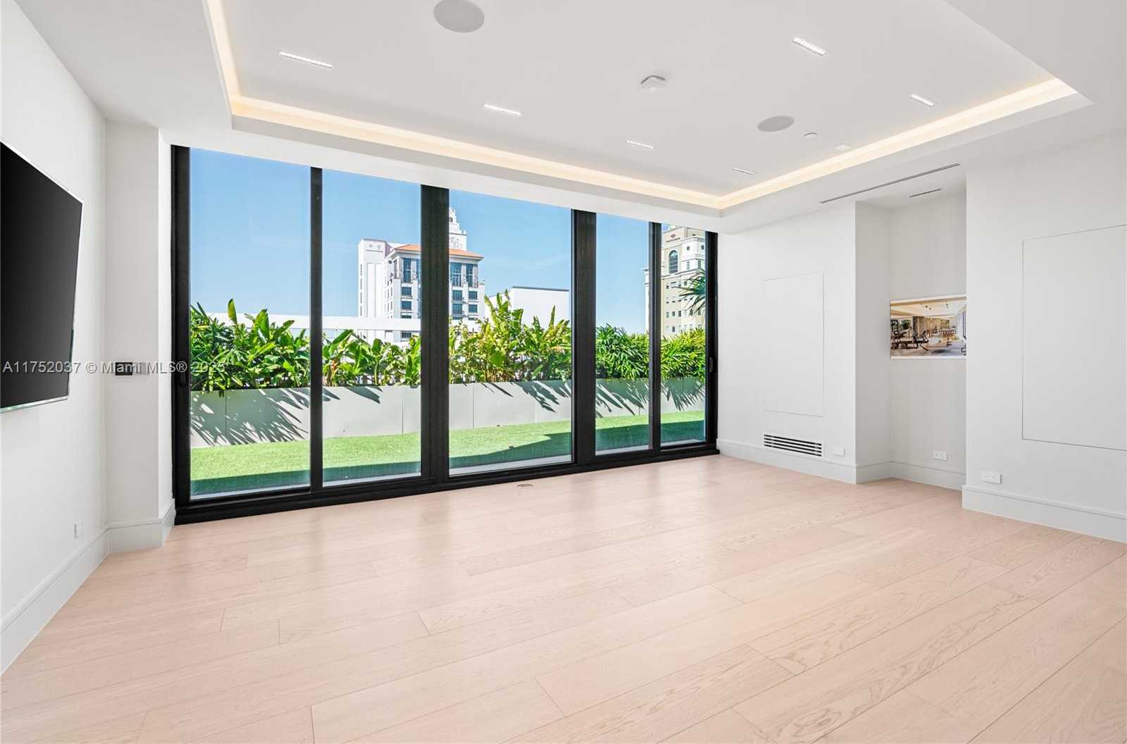 Small Image of 275 GIRALDA AVE #PH, Coral Gables Number 40