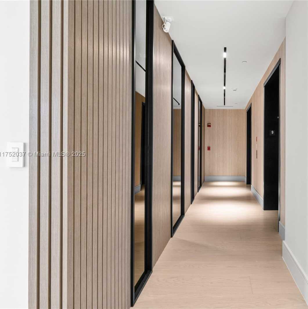 Small Image of 275 GIRALDA AVE #PH, Coral Gables Number 41