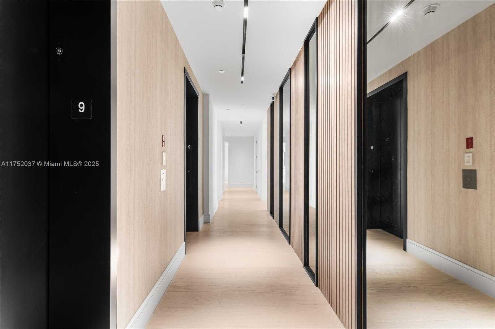 Small Image of 275 GIRALDA AVE #PH, Coral Gables Number 42