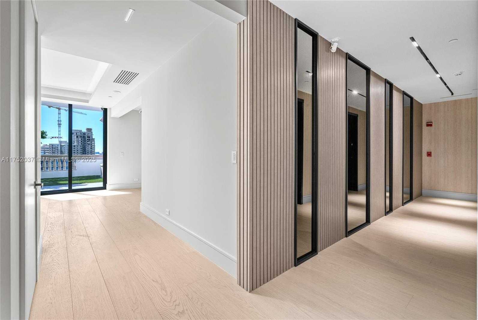 Small Image of 275 GIRALDA AVE #PH, Coral Gables Number 43