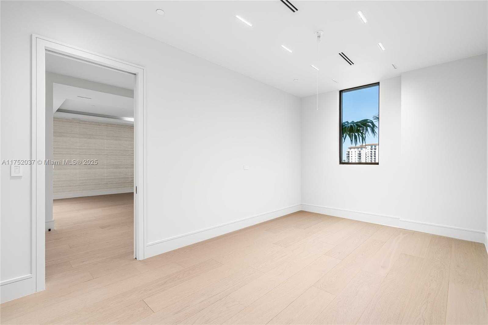 Small Image of 275 GIRALDA AVE #PH, Coral Gables Number 46