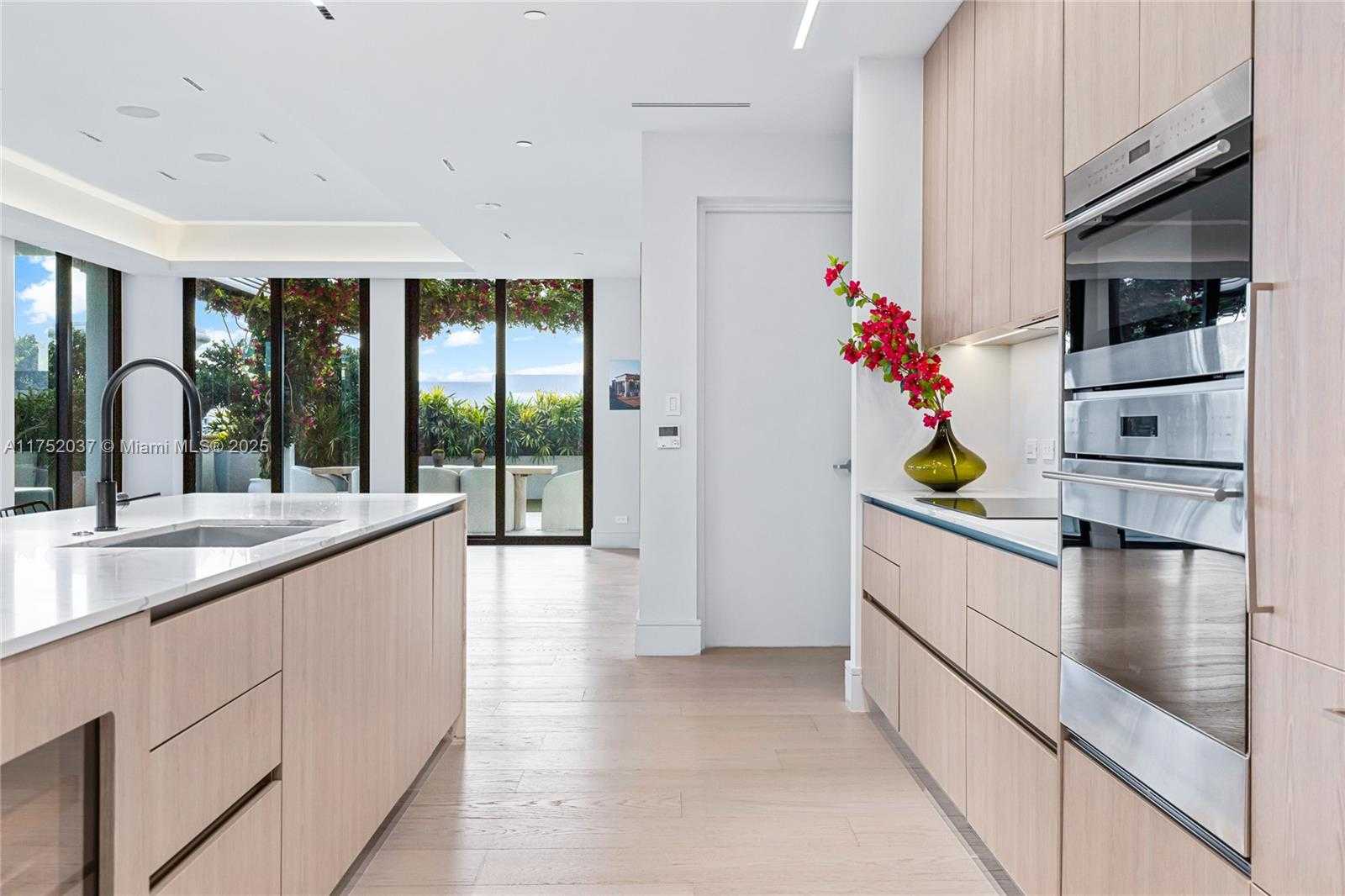 Small Image of 275 GIRALDA AVE #PH, Coral Gables Number 5