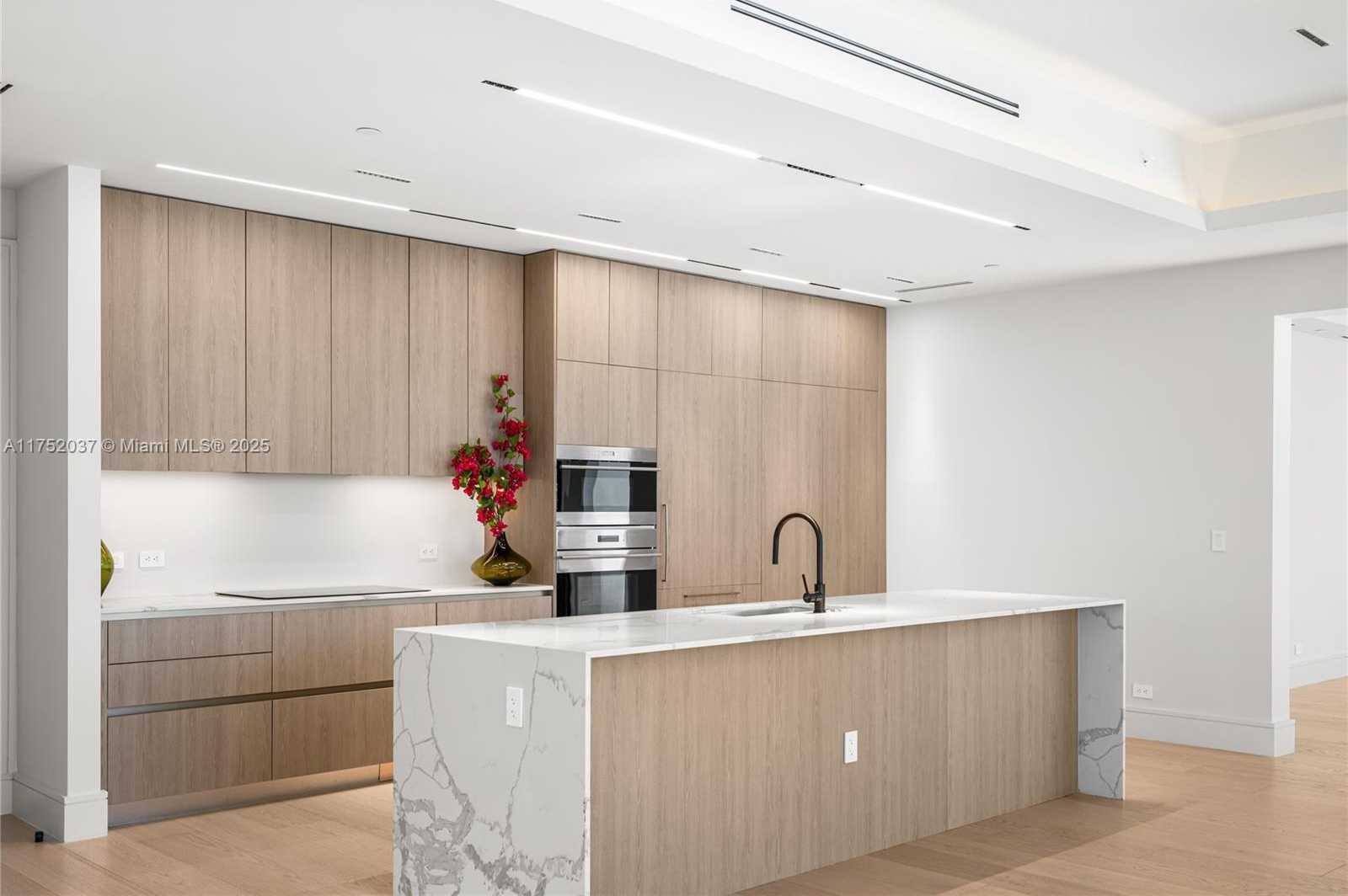 Small Image of 275 GIRALDA AVE #PH, Coral Gables Number 8