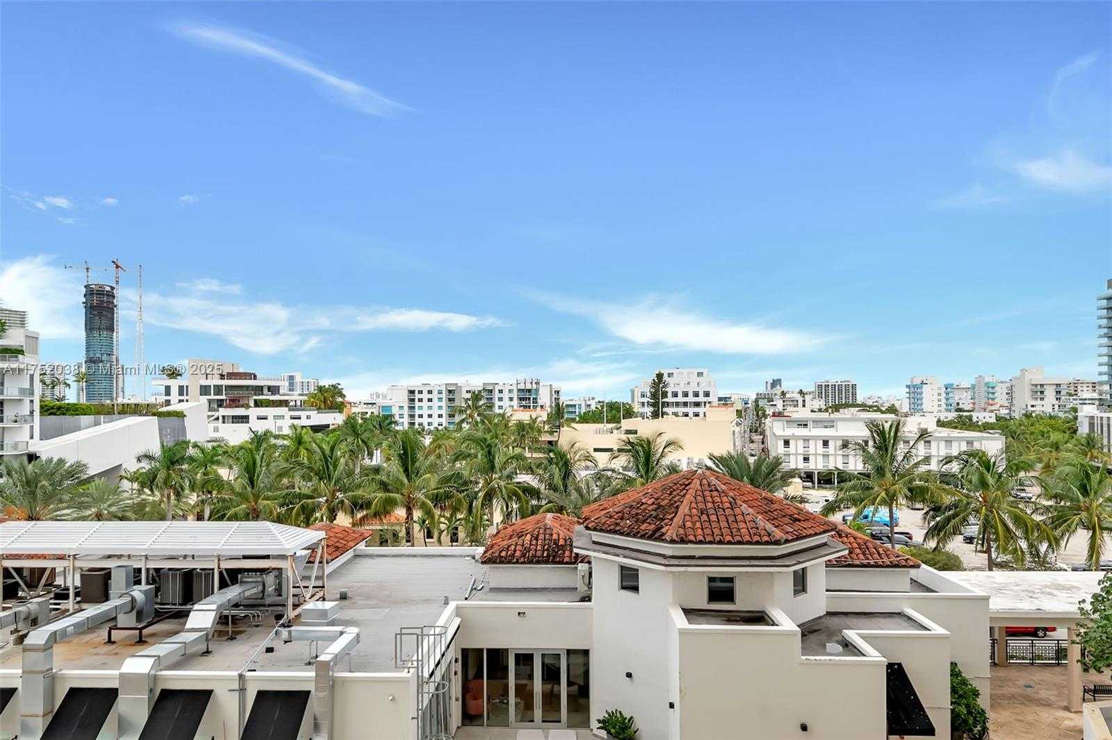 Small Image of 300 SOUTH POINTE DR #606, Miami Beach Number 16