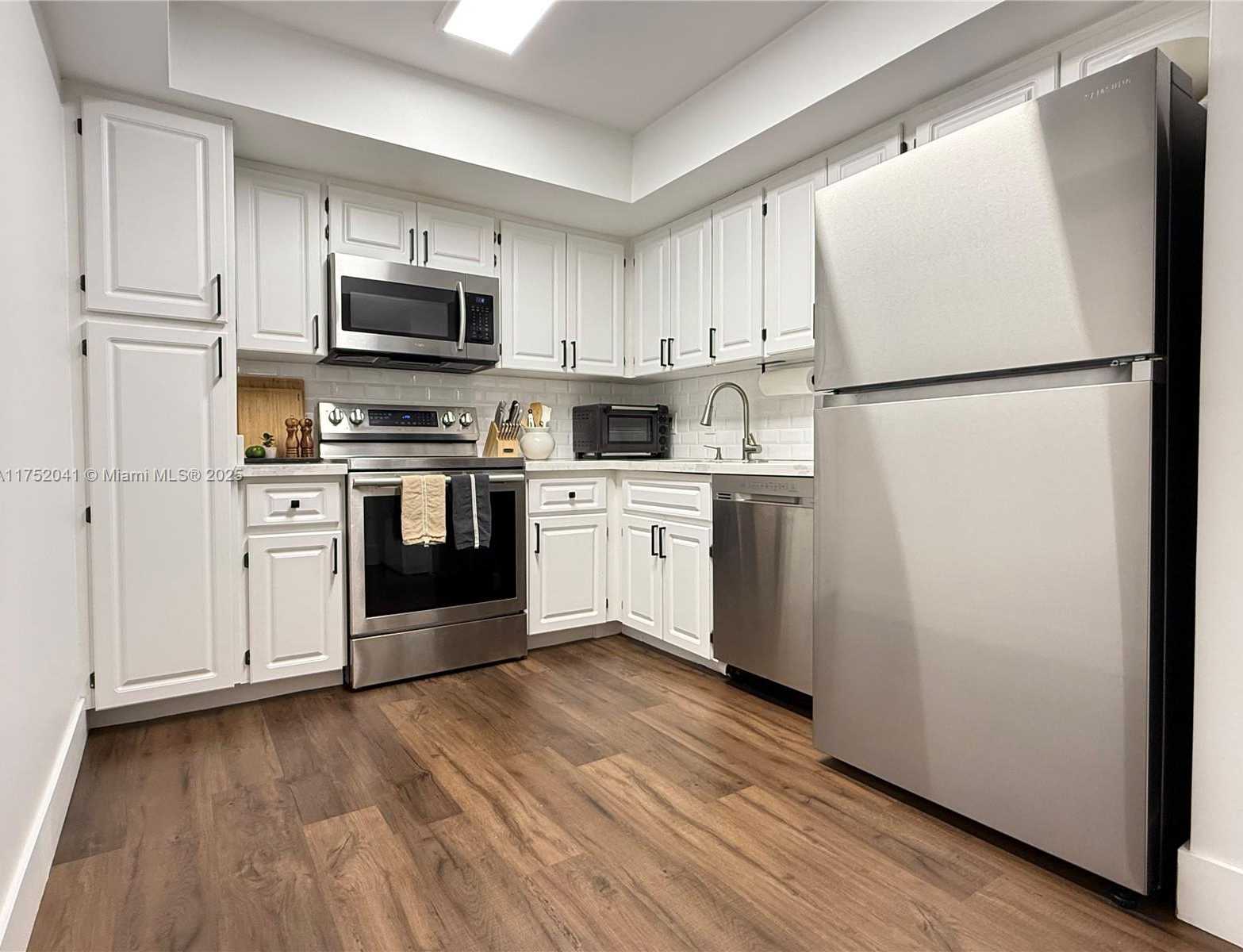 Small Image of 600 BILTMORE WAY #215, Coral Gables Number 17