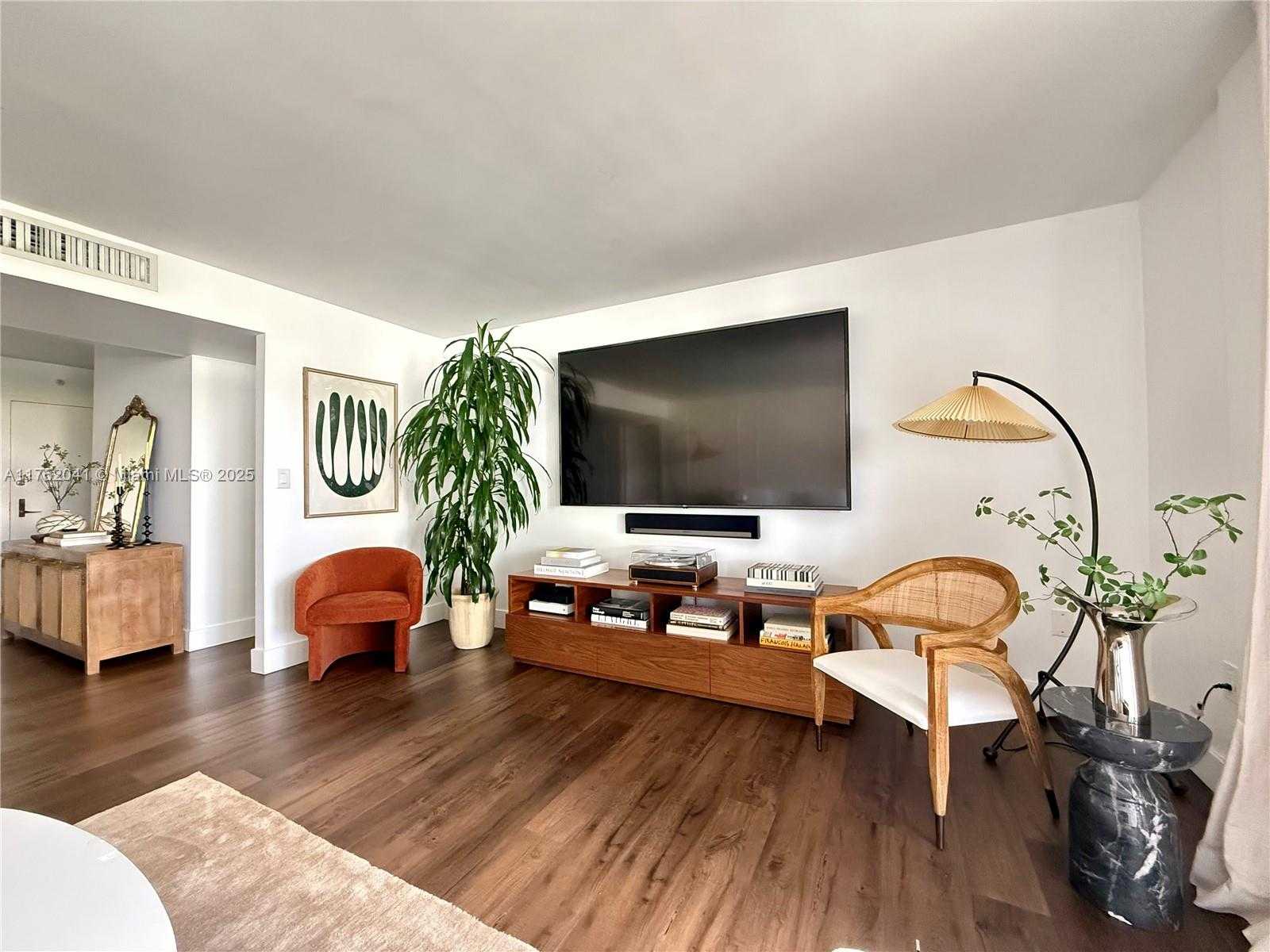Small Image of 600 BILTMORE WAY #215, Coral Gables Number 3