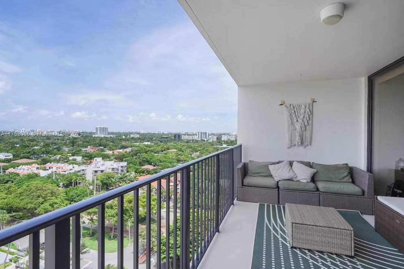 Small Image of 1901 BRICKELL AVE #B1706, Miami Number 14