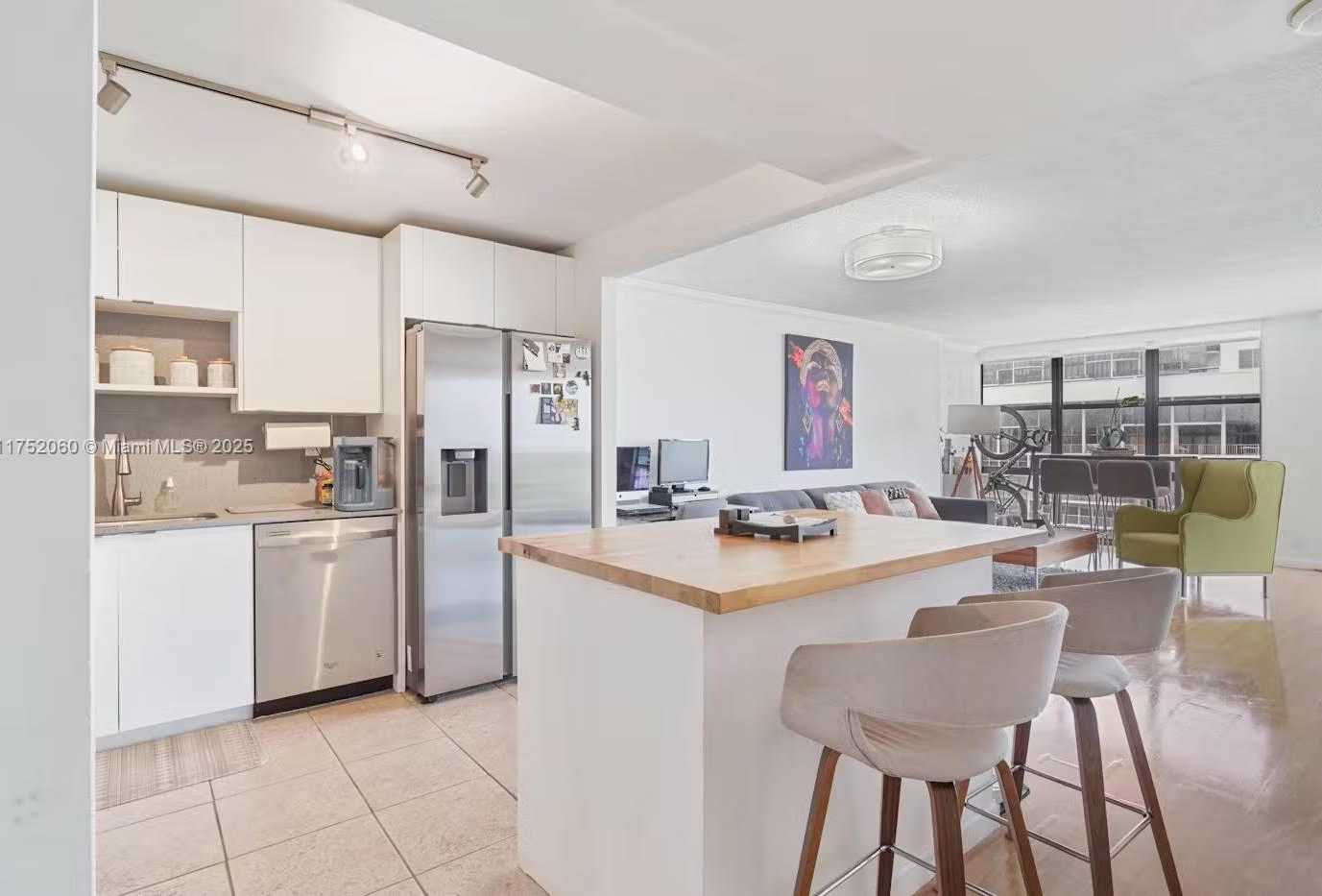 Small Image of 1901 BRICKELL AVE #B1706, Miami Number 2