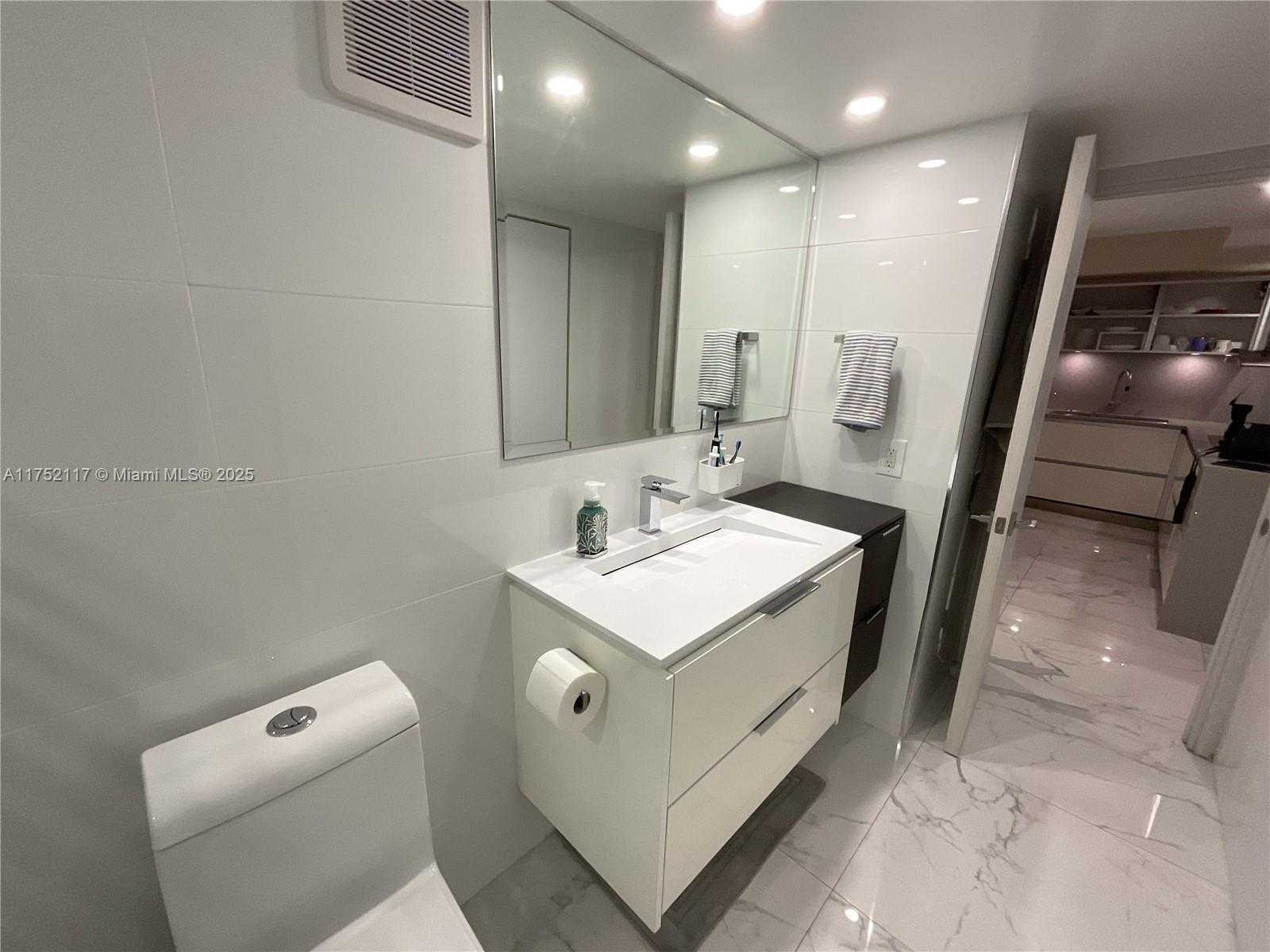 Small Image of 1301 NORTH EAST MIAMI GARDENS DR #501W, Miami Number 14