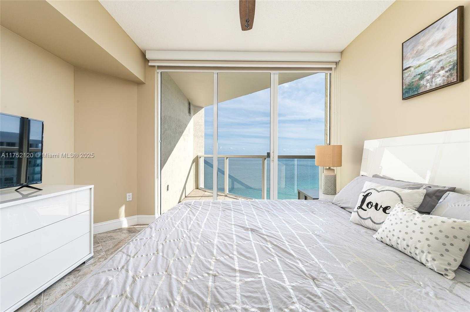 Small Image of 16699 COLLINS AVE #3010, Sunny Isles Beach Number 11