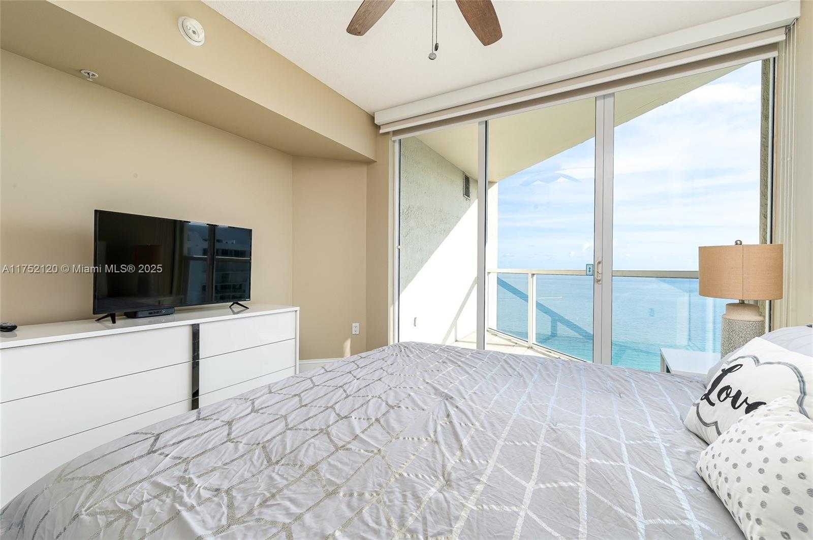 Small Image of 16699 COLLINS AVE #3010, Sunny Isles Beach Number 12
