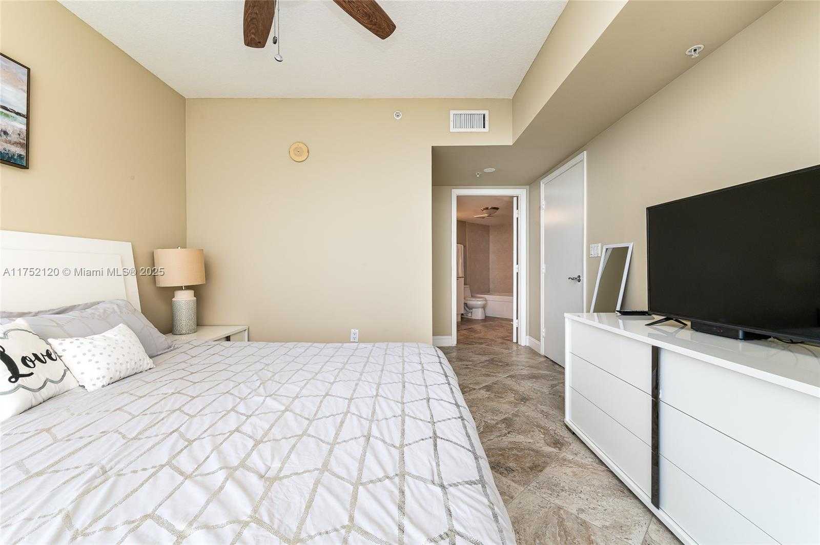 Small Image of 16699 COLLINS AVE #3010, Sunny Isles Beach Number 13