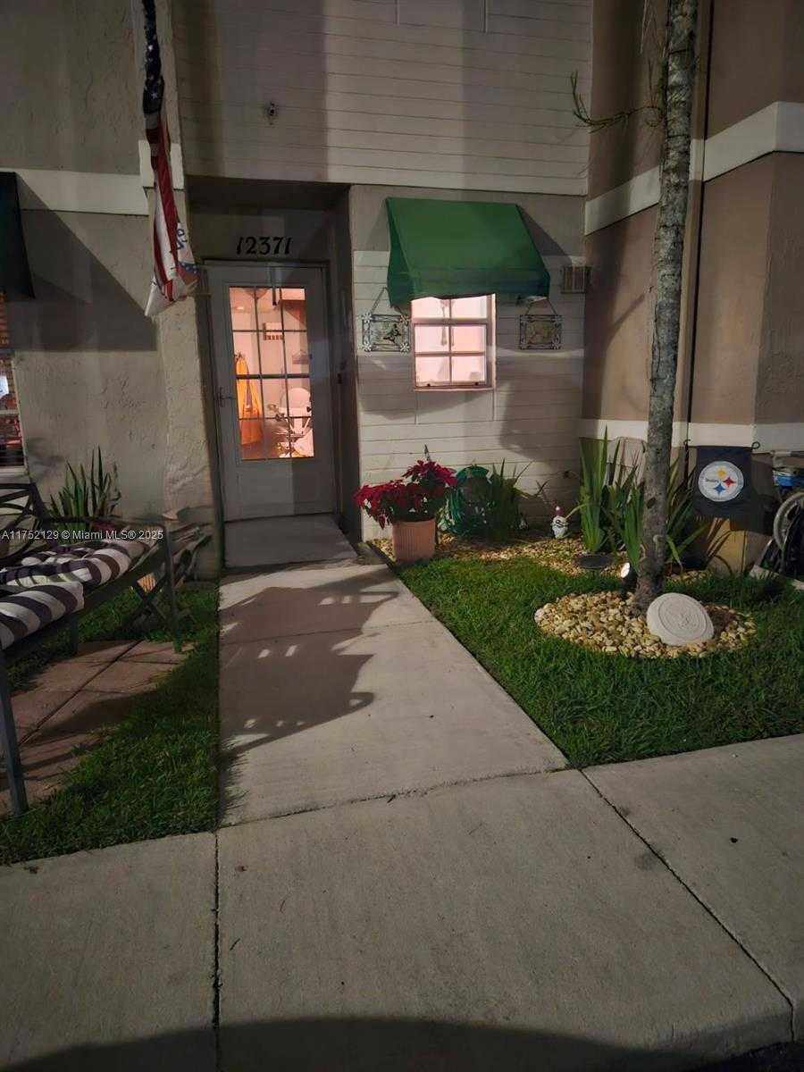 Small Image of 12371 SOUTH WEST 52ND ST, Cooper City Number 2