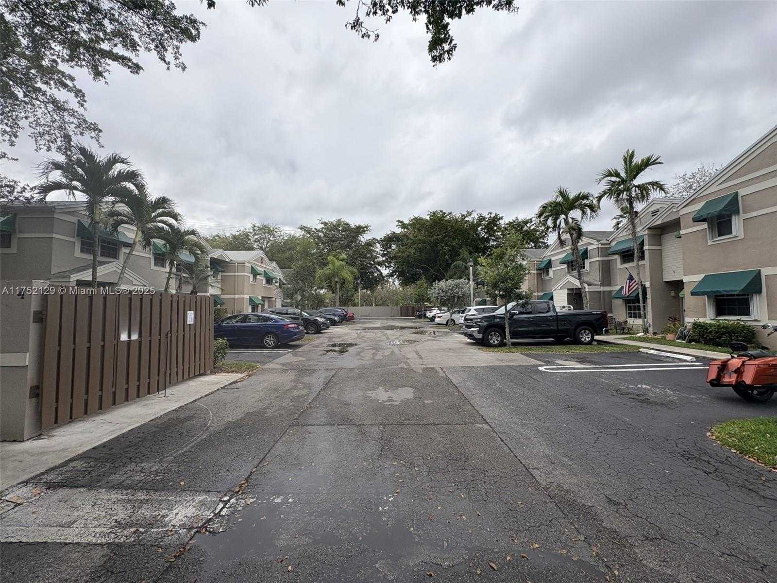 Small Image of 12371 SOUTH WEST 52ND ST, Cooper City Number 4