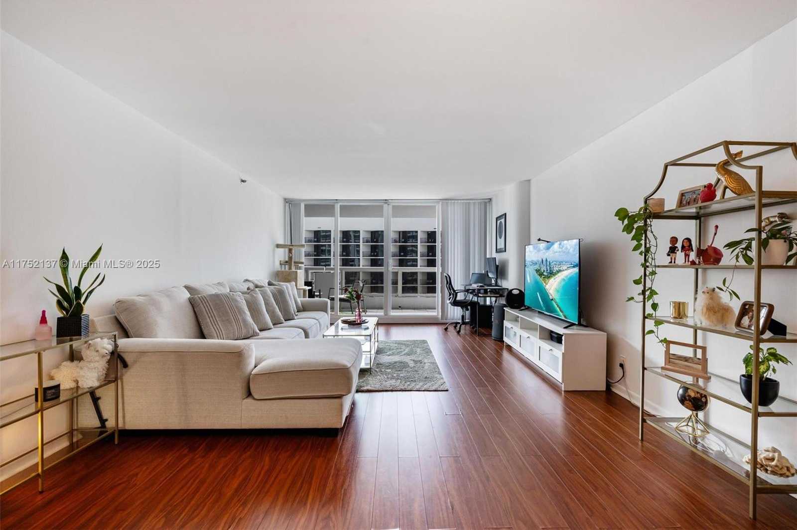Small Image of 1717 NORTH BAYSHORE DR #A-3242, Miami Number 10