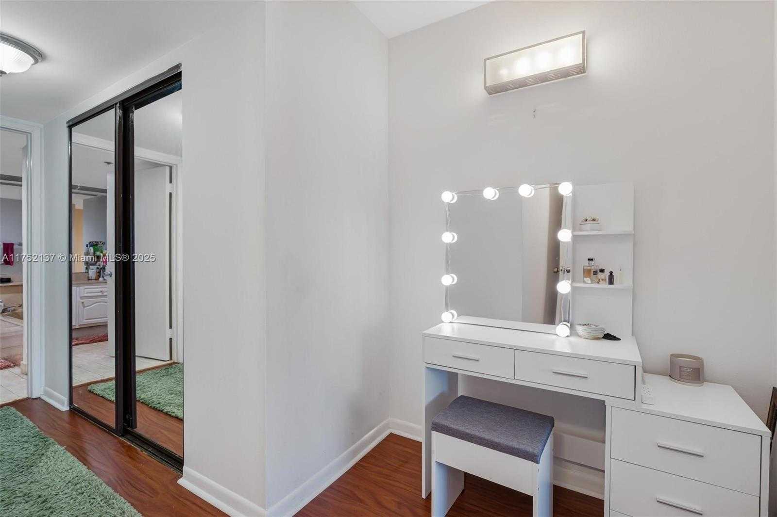 Small Image of 1717 NORTH BAYSHORE DR #A-3242, Miami Number 18