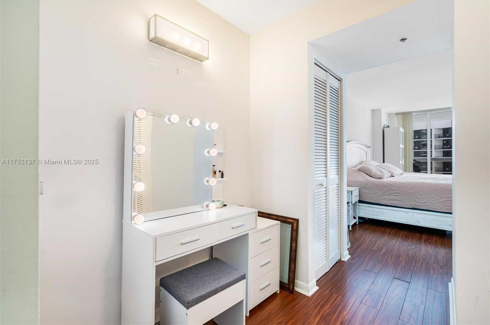 Small Image of 1717 NORTH BAYSHORE DR #A-3242, Miami Number 19